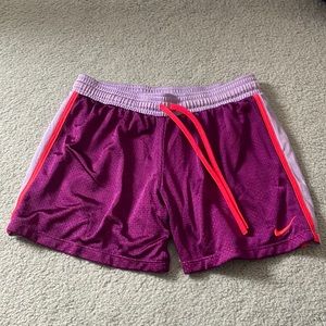 Nike Womens Mesh Short - M